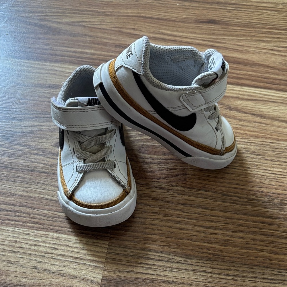 Nike Toddler White, Black and Tan Sneakers